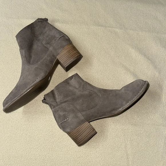 SALE!!!! 🔥🔥🔥 Ugg Bandara Suede Ankle Boot Women Shoe Size 9.5 - Picture 4 of 16